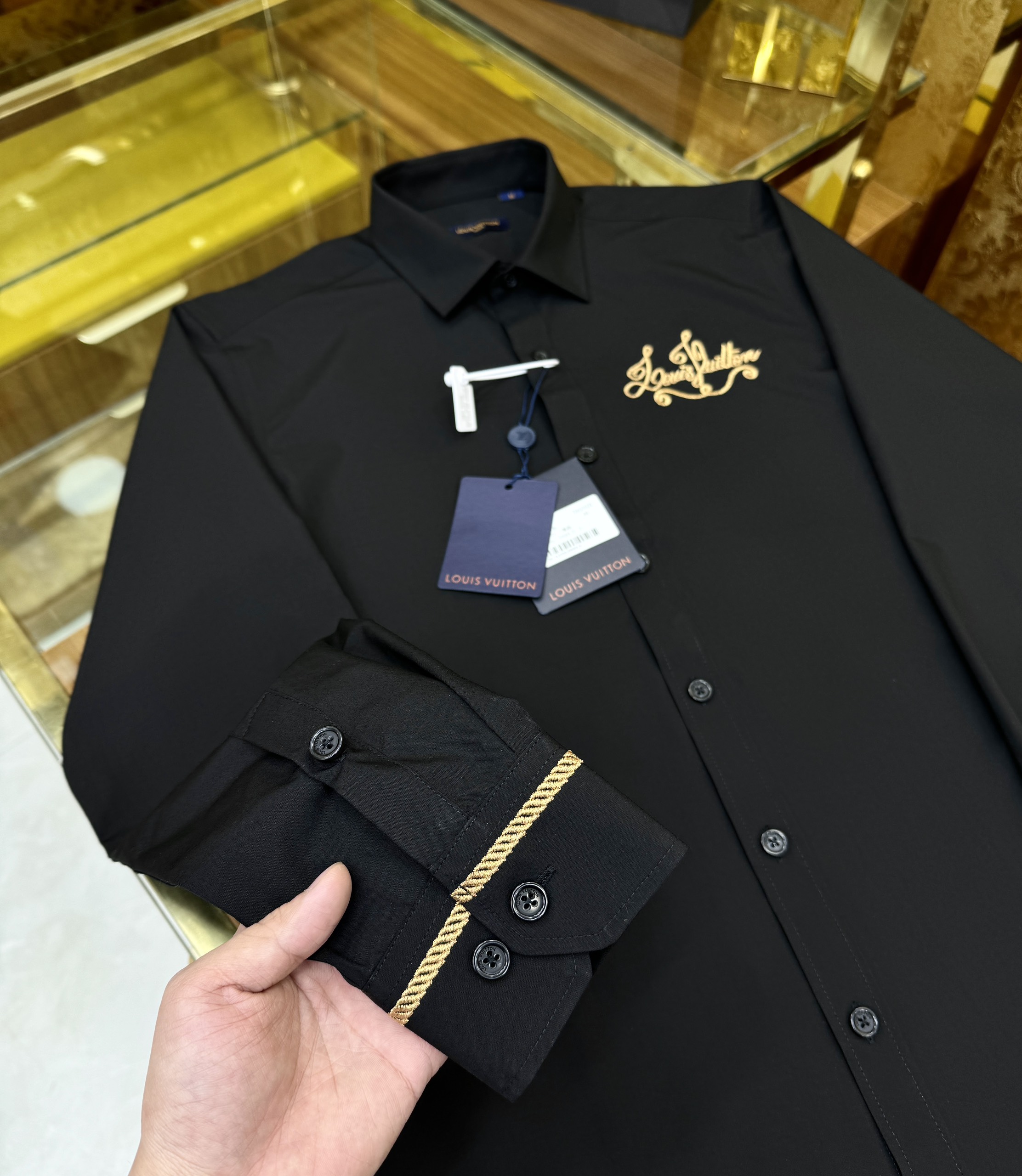 Áo sơ mi dài tay Louis Vuitton LV logo chữ kẻ sọc tay thêu Like Auth on web CD